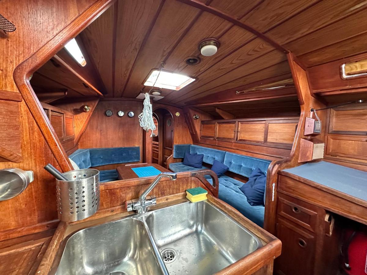 Unique Wooden Sail Yacht + 2 Bikes Included! Hotel Sant Adria de Besos Exterior photo